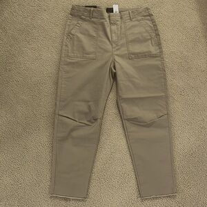 New with tags authentic chino girlfriend fit